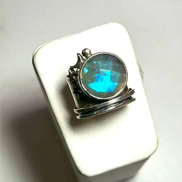 Boho-Magic Labradorite Fidget Ring - Picture 1 of 9